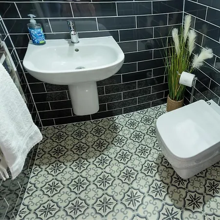 Elysium Holiday Lets - Elysium Suite, Stunning By The Beach Apartment Whitby